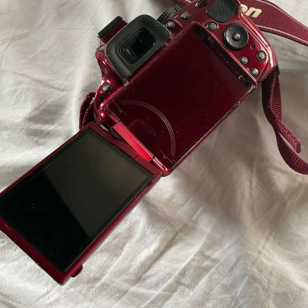 Nikon D5200 VR kit with 55-300mm lens Red limited edition